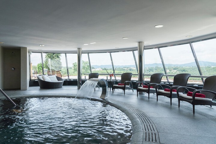 Pools & Facilities