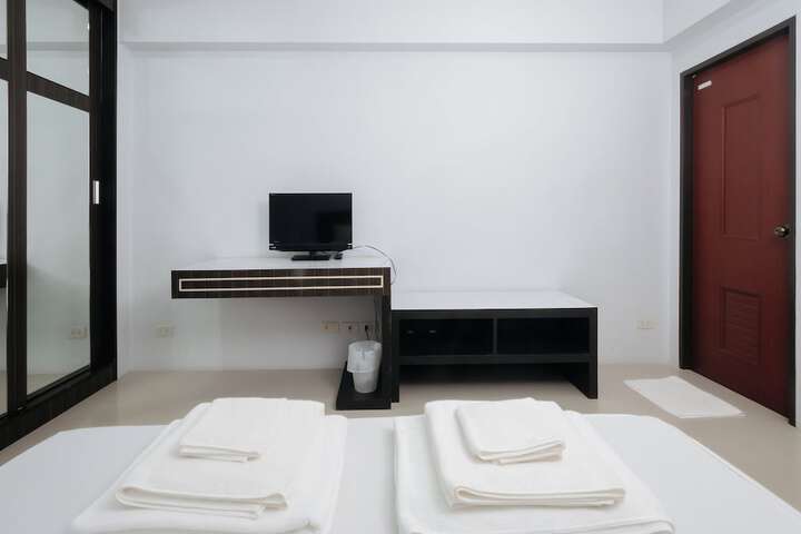 Room 32 of 50