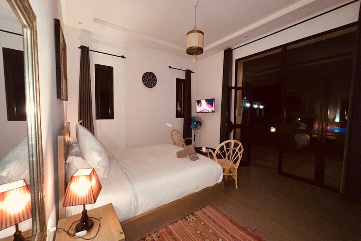 Room 31 of 153