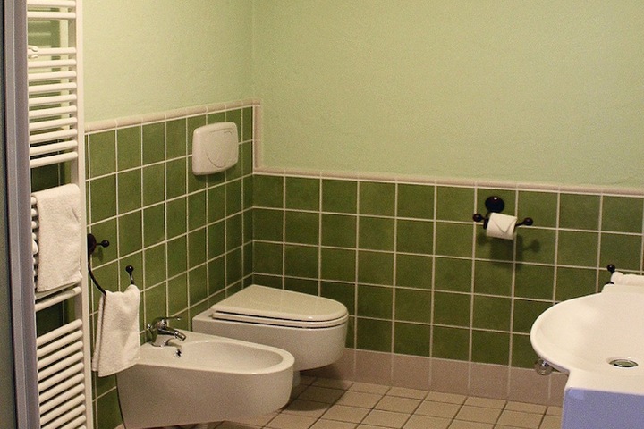Room 18 of 28