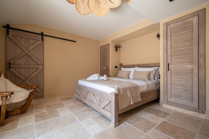 Room 3 of 38
