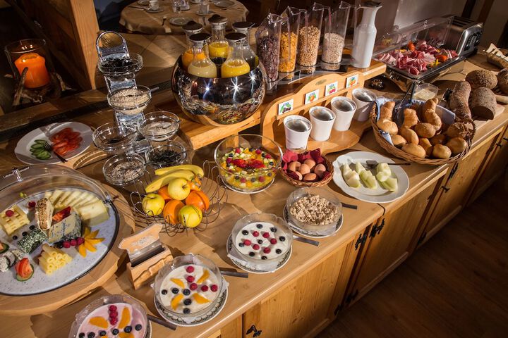 Breakfast/Coffee Service 15 of 33