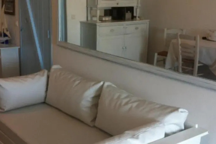 Room 9 of 10