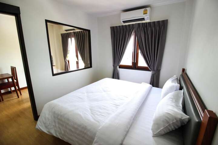 Room 9 of 30