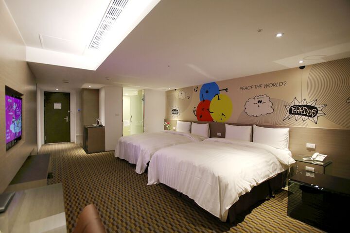 Room 33 of 60
