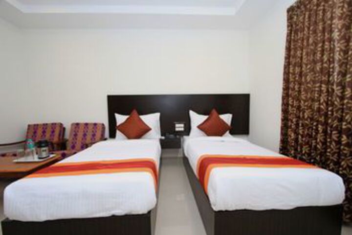 Room 14 of 25
