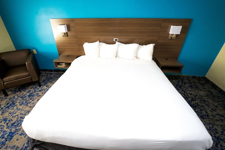 Room 3 of 28
