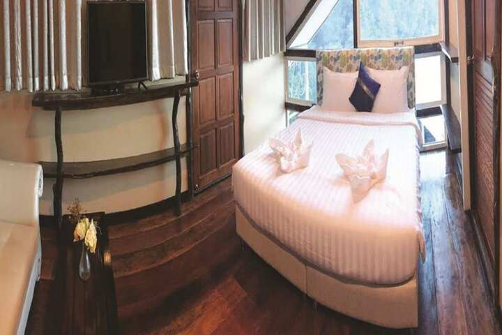 Room 12 of 64