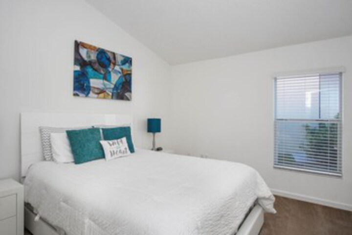 Room 10 of 30