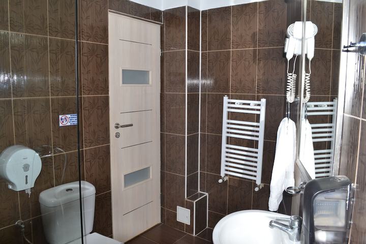 Room 16 of 21