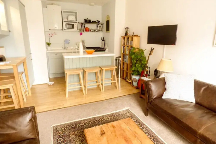 Room 3 of 11