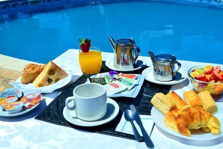 Breakfast/Coffee Service 19 of 28