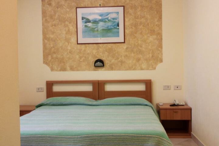Room 5 of 52
