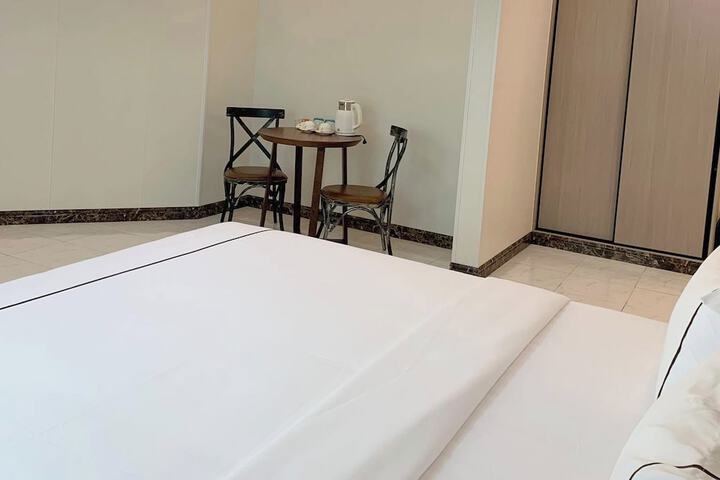 Room 7 of 43