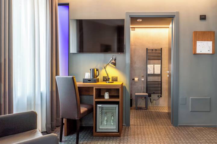 Room 10 of 25