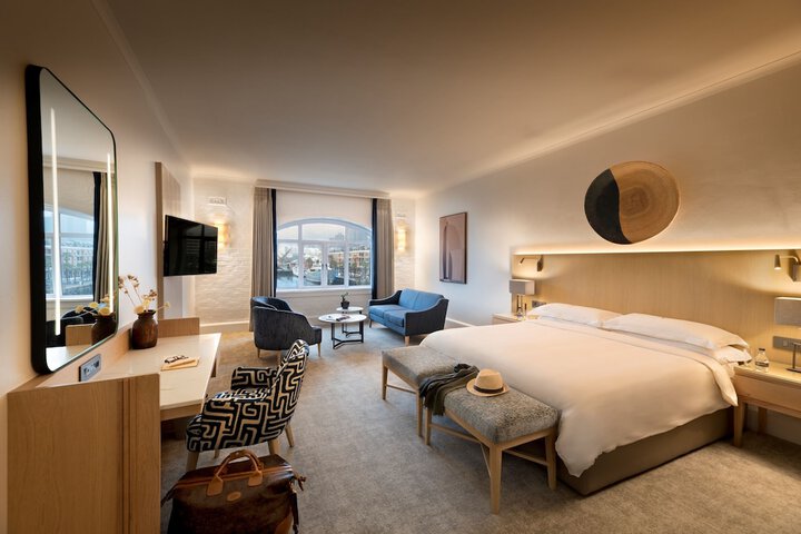 Room 30 of 73