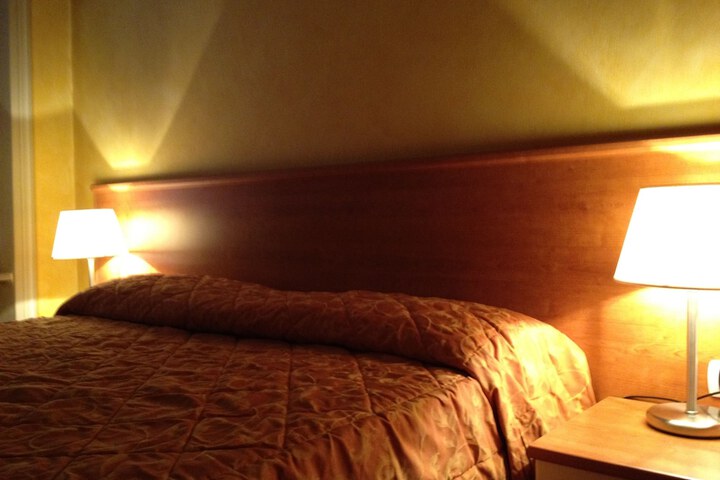Room 3 of 35