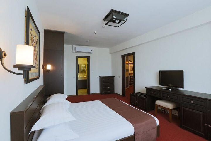 Room 15 of 74