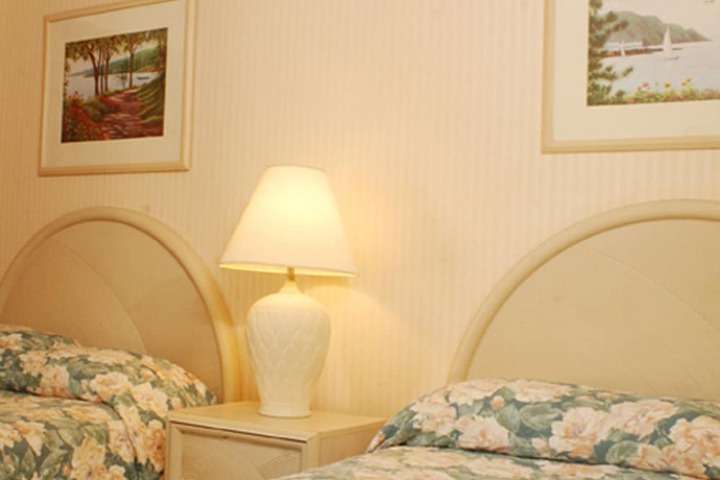 2 Double Beds (4 of 6)
