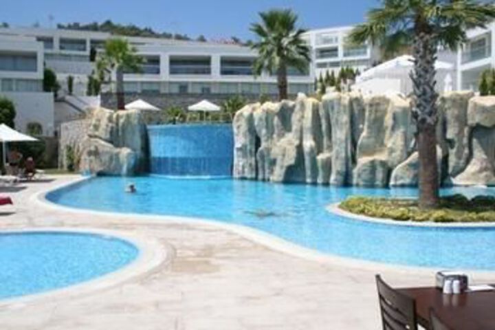 Pool 40 of 63