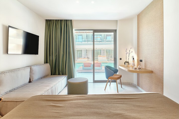 Room 46 of 182