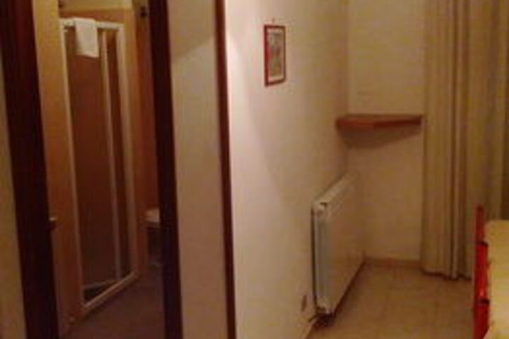 Room 3 of 24