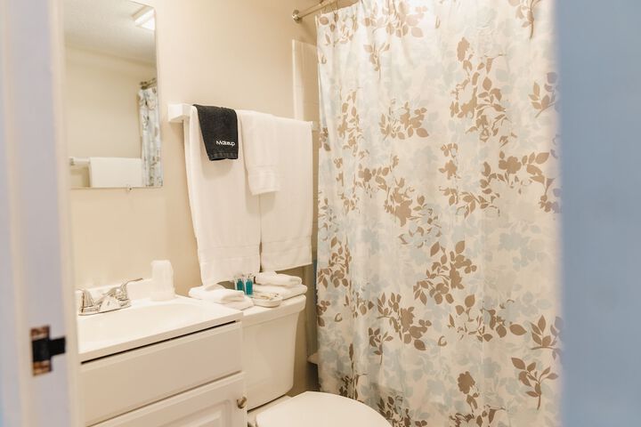 Economy Suite (18 of 23)