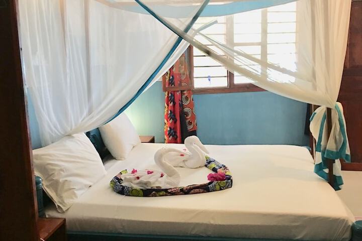 Room 11 of 65
