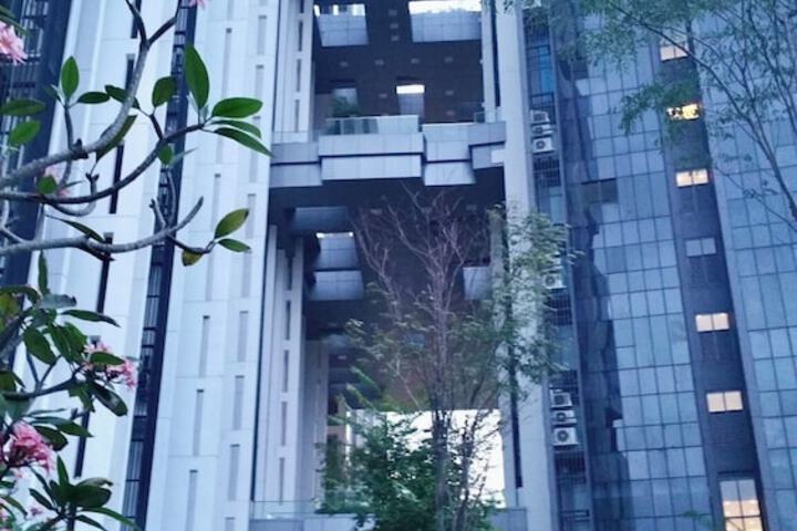 Hotel Exterior 218 of 226