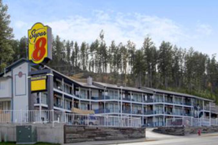 Hotel 4 of 13