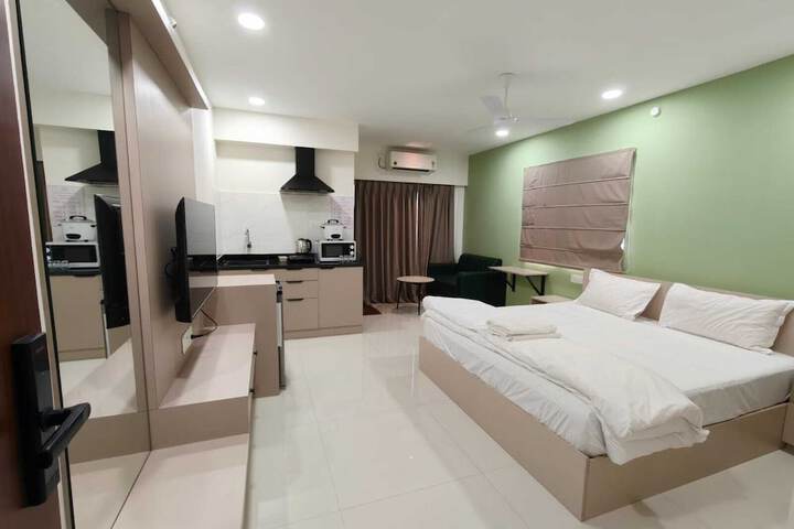 Room 10 of 25