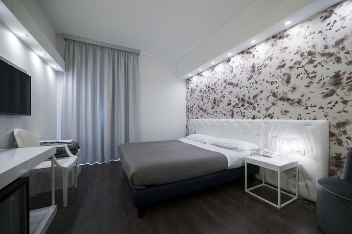 Room 25 of 47