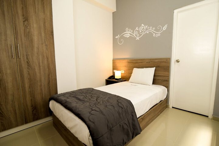 Room 4 of 34