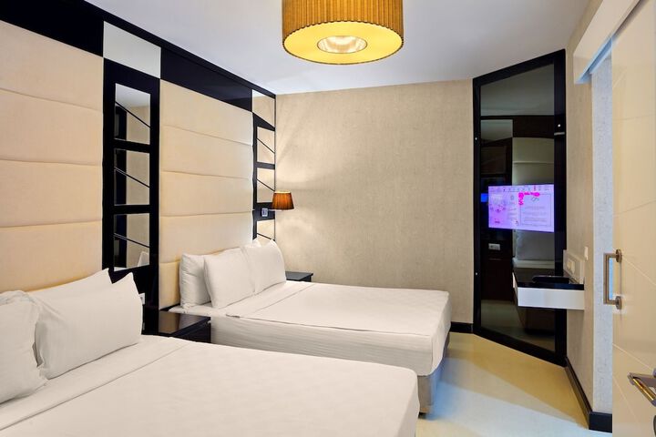 Room 36 of 273