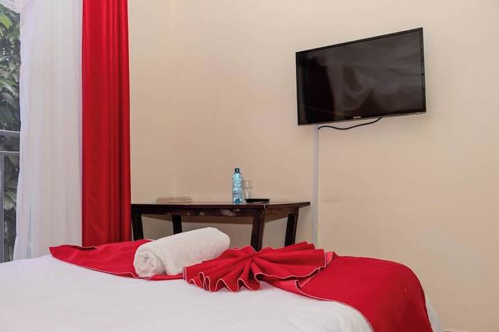 Room 13 of 34