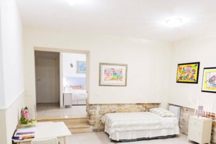 Room 8 of 14