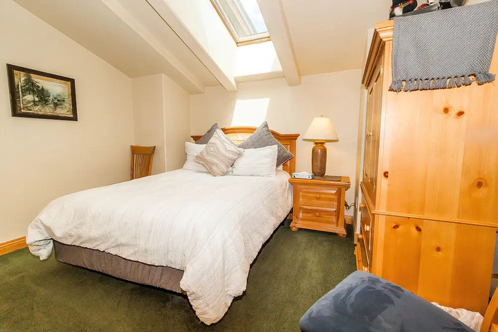 Room 7 of 29