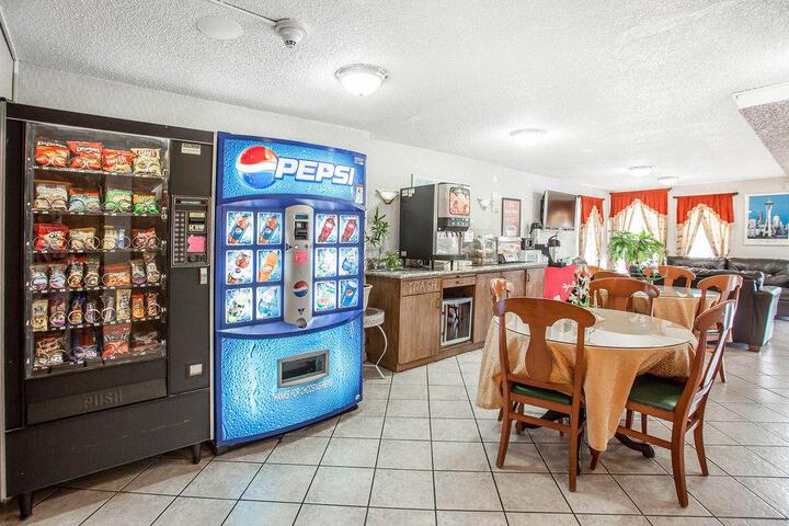 restaurant cafeteria