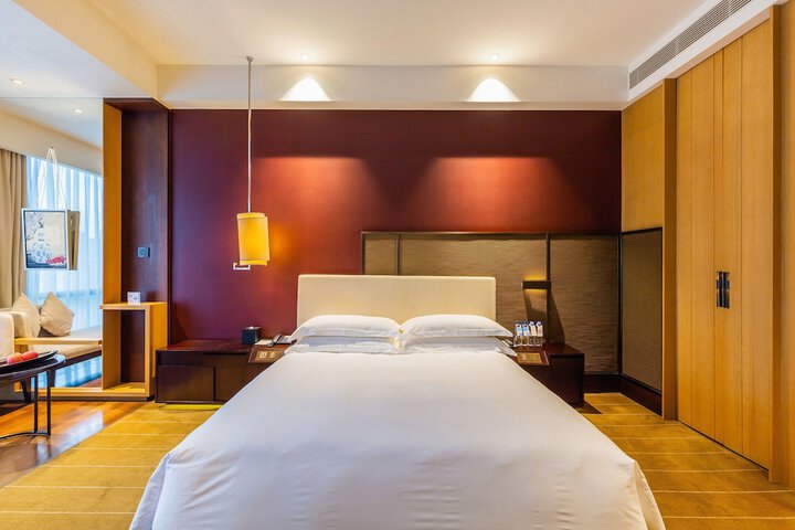 Room 9 of 52