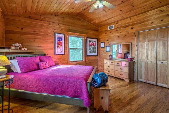 Room 3 of 20