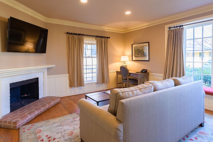 Room 85 of 176