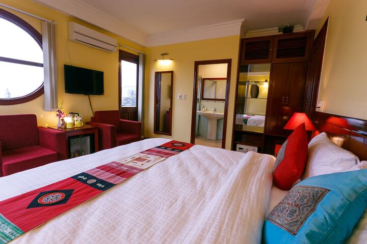 Room 25 of 104