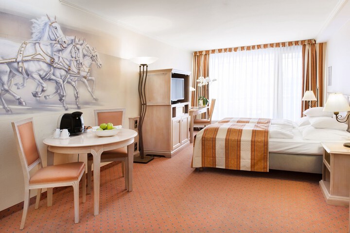Room 25 of 67