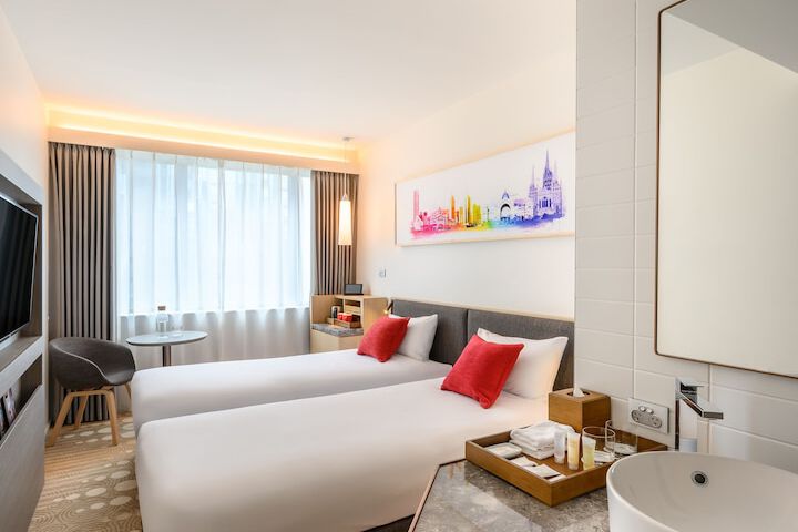 Room 17 of 109