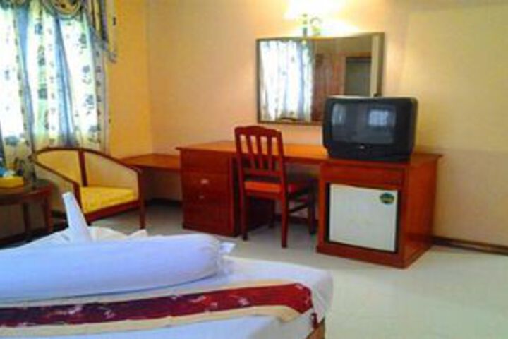 Room 11 of 30