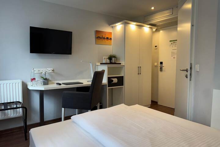 Room 33 of 78