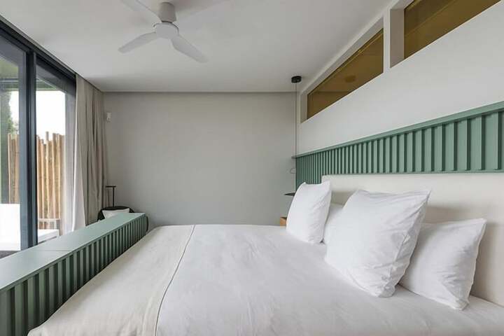 Room 5 of 49
