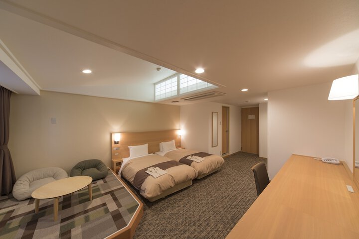 Room 13 of 43