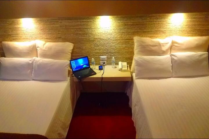 Room 17 of 38