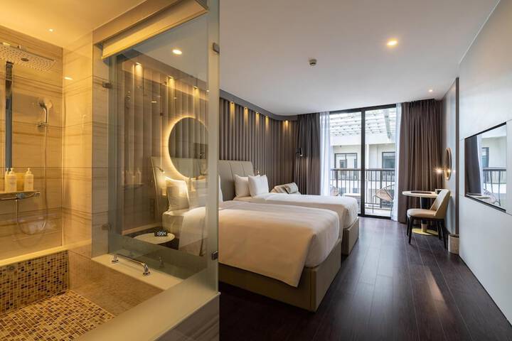 Room 27 of 144